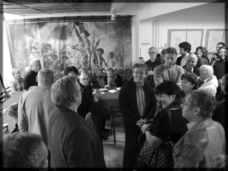 Představení Zahradní slavnosti - zahájení provozu pražského studia Divadla Na tahu, 4. listopadu 2011. Foto: Petr Rýgr - natahu01