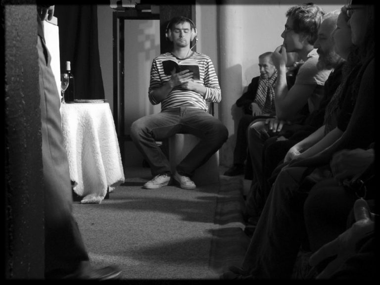 Představení Zahradní slavnosti - zahájení provozu pražského studia Divadla Na tahu, 4. listopadu 2011. Foto: Petr Rýgr - natahu02