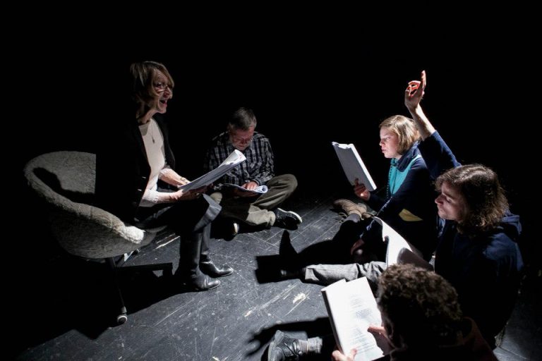 Proti pokroku, foto: Divadlo Letí - 196396-442814345785169-1927805991-n