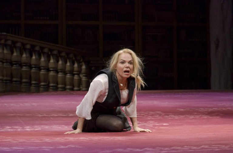 Rebeka: Dagmar Havlová - foto: Viktor Kronbauer - p023310