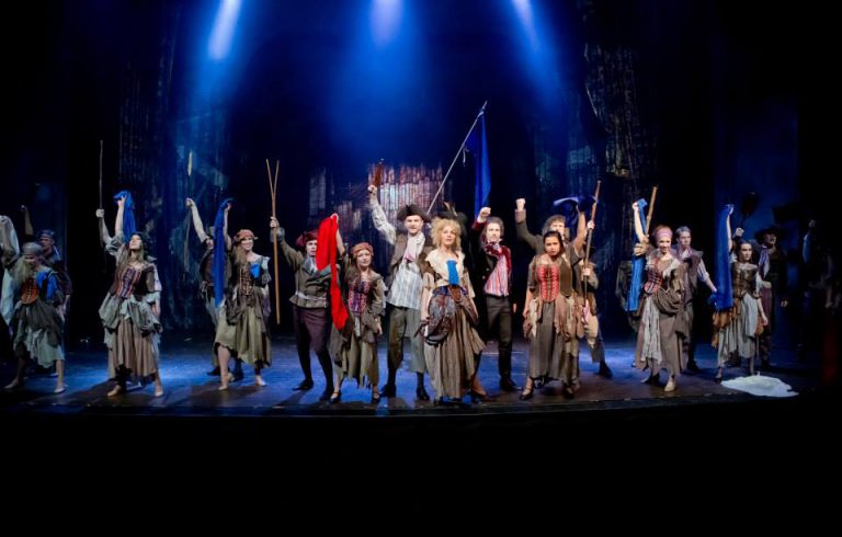 company (zdroj: Divadlo Hybernia) - 10170762-515923305184673-2298098880291531346-n