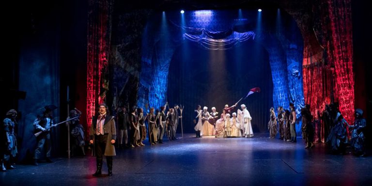 Finále 1. dějství (zdroj: Divadlo Hybernia) - 10250226-515923125184691-3023391459102373137-n