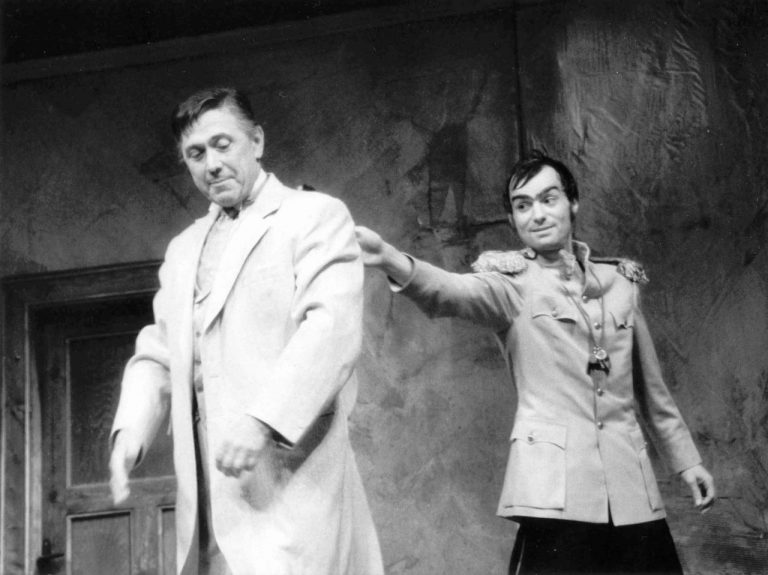 S Petrem Kostkou v Poprasku na laguně (Divadlo na Vinohradech, zdroj: Thespis.cz) - poprask-041