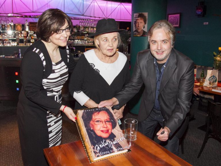 křest knihy (Renáta Novotná, Gabriela Vránová, Ondřej Kepka) - 2014-11-6959-kopie