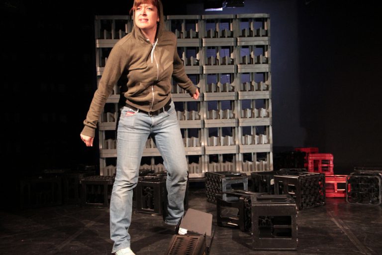 Anežka Rusevová v inscenaci Scherbenpark (zdroj - web herečky) - img-3720