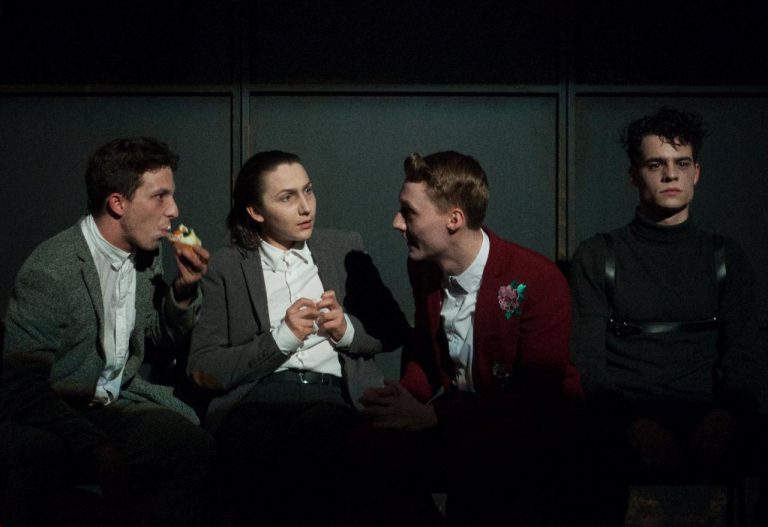 Běsi_ (foto: Nina Zardalishvilli) - be-si