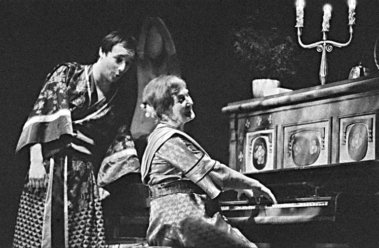 Marie Rosůlková a Viktor Preiss, MDP 1976, foto: Vilém Sochůrek, zdroj: Divadelní ústav - screen-shot-2018-05-22-at-16