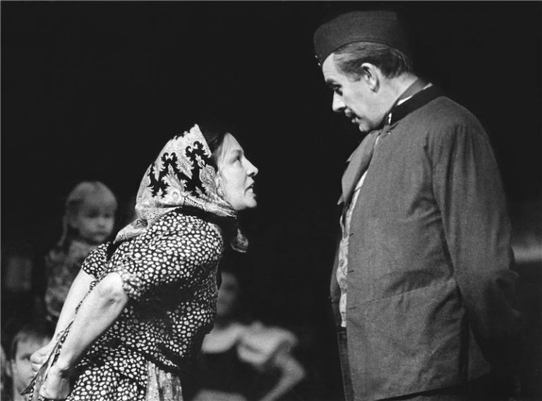 1970 - Dana Medřická, František Krahulík (foto: dr. Jaromír Svoboda, ND) - 7d63dddd95584dcb961f7099444b66b8