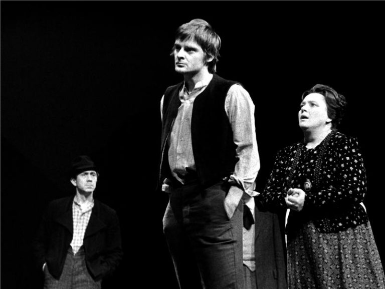 1979 - Petr Kostka, Ivan Luťanský, Blažena Holišová (foto: Oldřich Pernica, ND) - f90eb4e7835f44a9b46d079d641faaf3