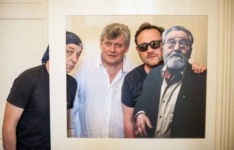 (foto: Jakub Jíra) - 1-hadry-kosti-kuze-lubos-vesely-miroslav-hanus-martin-frantisak-a-maketa-jana-wericha-foto-jakub-jira-repro-zdarma