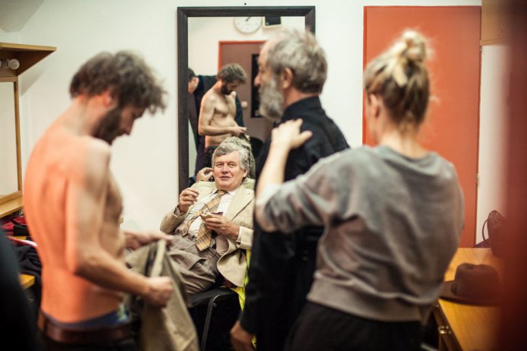 (foto: Jakub Jíra) - 6-zleva-jan-grundman-miroslav-hanus-a-lubos-vesely-na-kostymove-zkousce-foto-jakub-jira-repro-zdarma