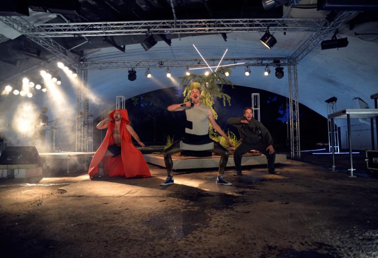 (pracovní fotografie ze zkoušek) - td2-84711