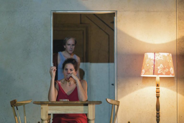 Anatomie sebevraždy - pdfnj-anatomie-sebevrazdy-deutsches-schauspielhaus-in-hamburg-14-foto-stephen-cummiskey-nahled