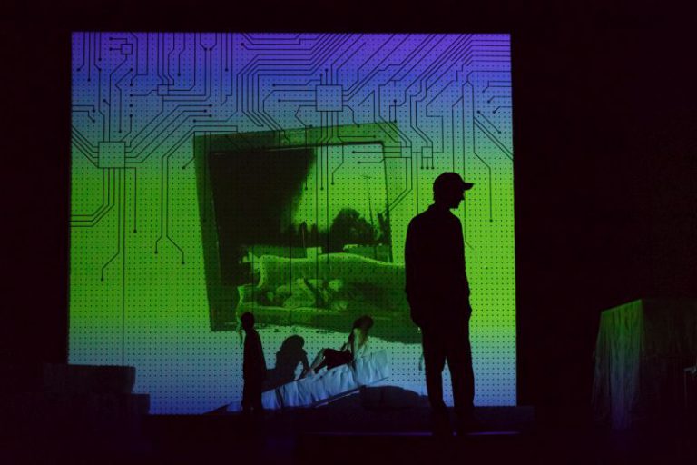 Touch Munchner Kammerspiele (foto: Sigrid Reinichs) - pdfnj-touch-munchner-kammerspiele-2-foto-sigrid-reinichs-9176-nahled