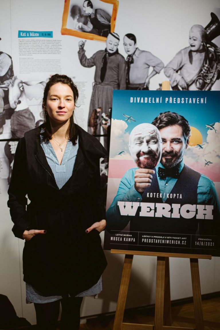 Berenika Kohoutová (foto: Jakub Macháček) - tk-werich-berenika-kohoutova-role-werichovy-manzelky-foto-jakub-machacek-0685-nahled