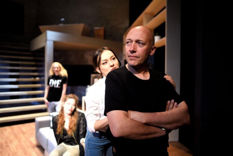 Pohřeb až zítra (foto: Alena Hrbková) - 3-pohreb-az-zitra-robert-jaskow-a-beata-kanokova-foto-alena-hrbkova