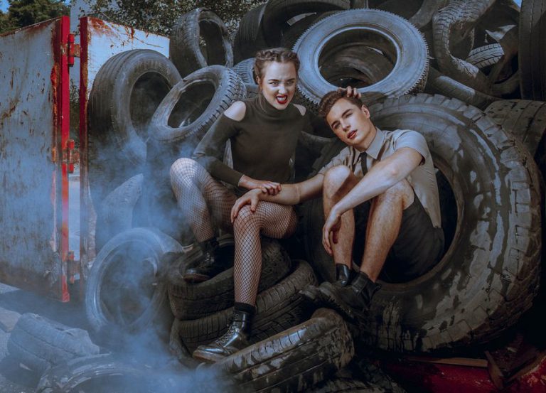 Ať vejde ten pravý (foto: Tomáš Vrana) - 6-at-vejde-ten-pravy-denisa-baresova-a-oskar-hes-foto-tomas-vrana