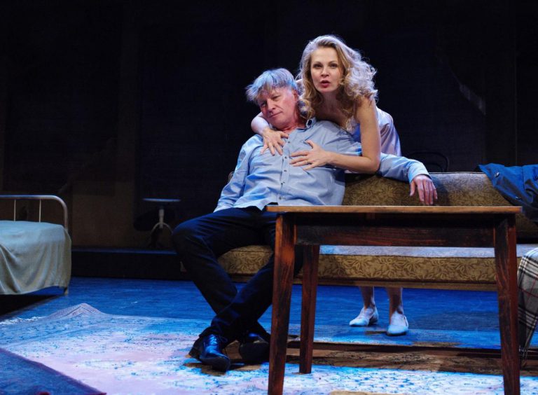 Scény z manželského života (foto: Alena Hrbková) - 7-sceny-z-manzelskeho-zivota-michal-dlouhy-a-michaela-badinkova-foto-alena-hrbkova