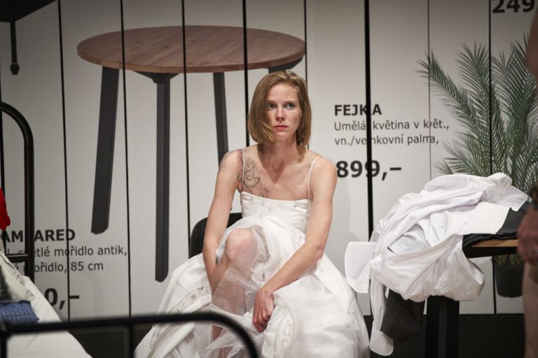 Zlatá pláž (foto: KIVA) - divadlo-na-zabradli-zlata-plaz-bara-bockova-foto-kiva-4968-nahled