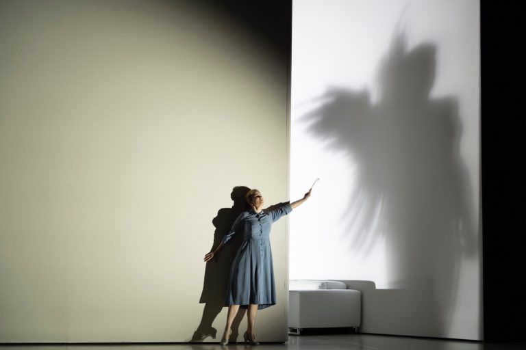 Kat'a Kabanova, Glyndebourne Festival 2021 (foto: Richard Hubert) - kat-akabanova170521-photo-richardhubertsmith-2171