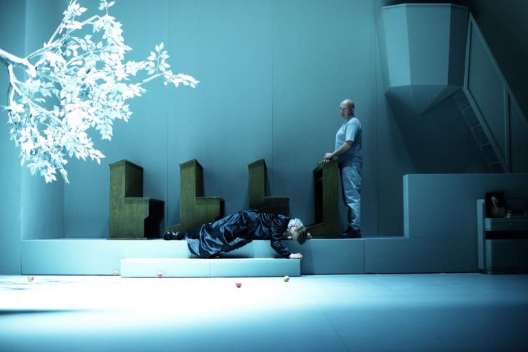 (foto: Alena Hrbková) - 3-jacob-erftemeijer-a-robert-jaskow-v-inscenaci-adamova-jablka-foto-aena-hrbkova