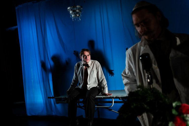 (foto: Michaela Škvrňáková) - skvrnakova-spalovac-mrtvol-43