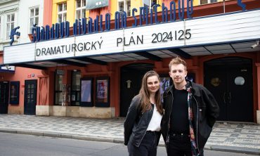 (1) Êvandovo divadlo p˝iv°t† do hereckÇho souboru Barboru K˝upkovou a Marka Kristi†na Hochmana_foto Richard Mouüka