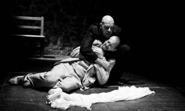 Nastasja Filippovna: M. Bumbálek, V. Skála / foto: Divadlo U stolu