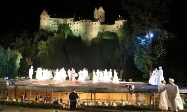 festival zavírala 18.7. Rusalka v inscenaci Martina Otavy (zdroj: festivalloket.cz)