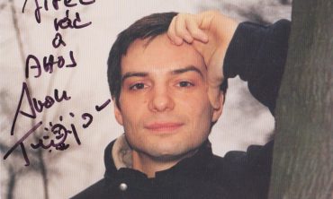 Fotografie s podpisem autorce z doby, kdy ještě nebyl mediálně známý.